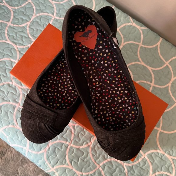 Rocket Dog Shoes Rocket Dog Flats Jenneva Black Flats Size 1 Poshmark